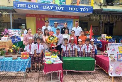 Hoạt động trải nghiệm STEM làm Album tặng thầy cô nhân Ngày Nhà giáo Việt Nam 20/11/2024